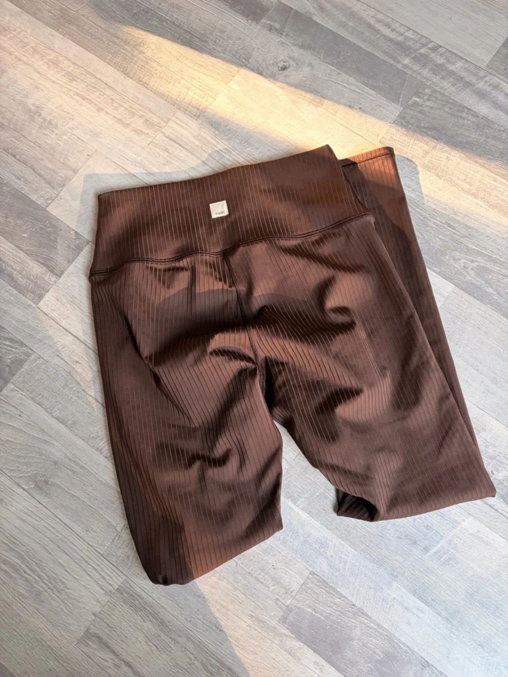 Vuori Inversion Rib Legging in Java - Picture 6 of 6